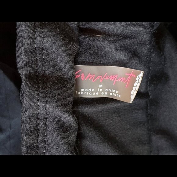 Free People Shorts Medium Black Movement Embroidered Logo Ruffled Waist Lined - Picture 6 of 8